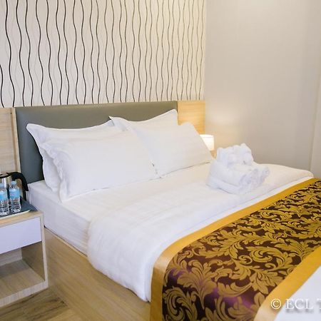 Ecl Travellers Inn Aklan Екстериор снимка